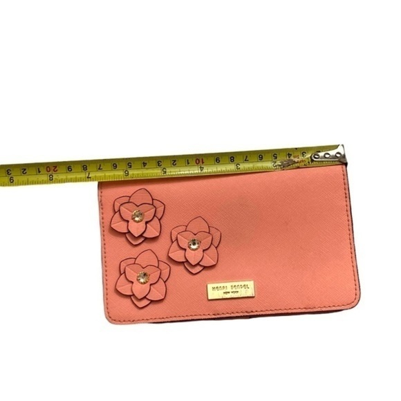 Henri bendel pink floral clutch wallet with crystals